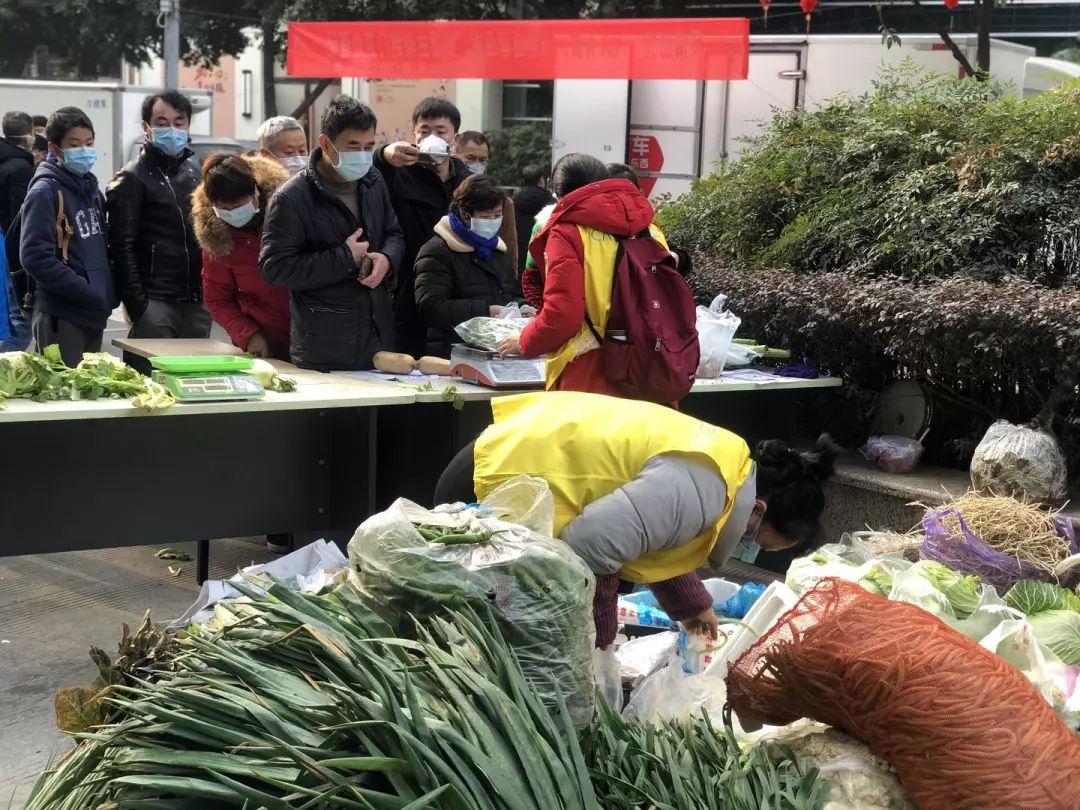 成都疫情爆发时间，挑战与应对