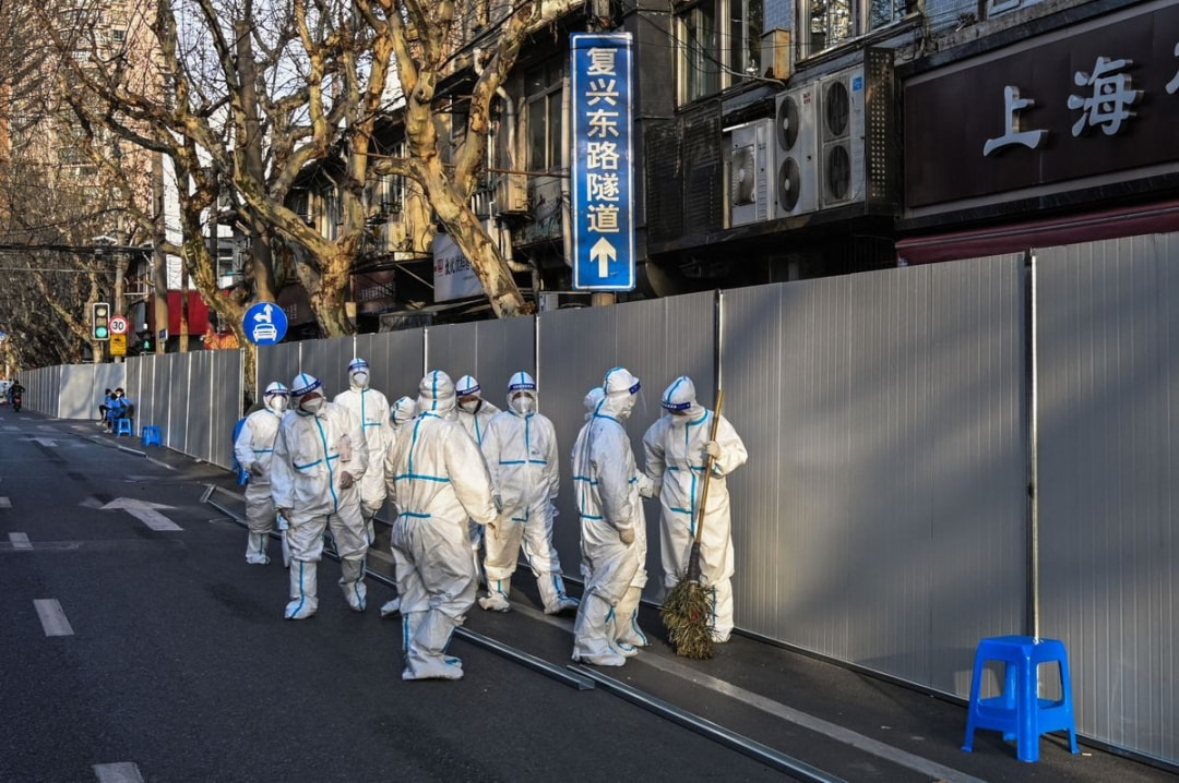 上海市疫情规定下的城市防控与民生平衡之道