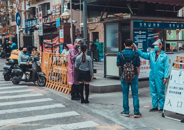 郑州大学生海口返乡之路，疫情下的挑战与应对