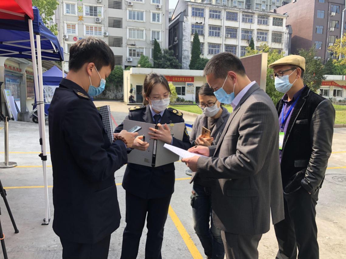 抗疫英雄的无私奉献，感人肺腑的真实故事