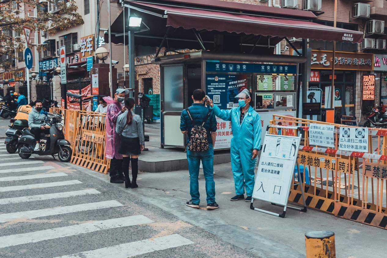 疫情背景下的全国封城时刻回顾与反思