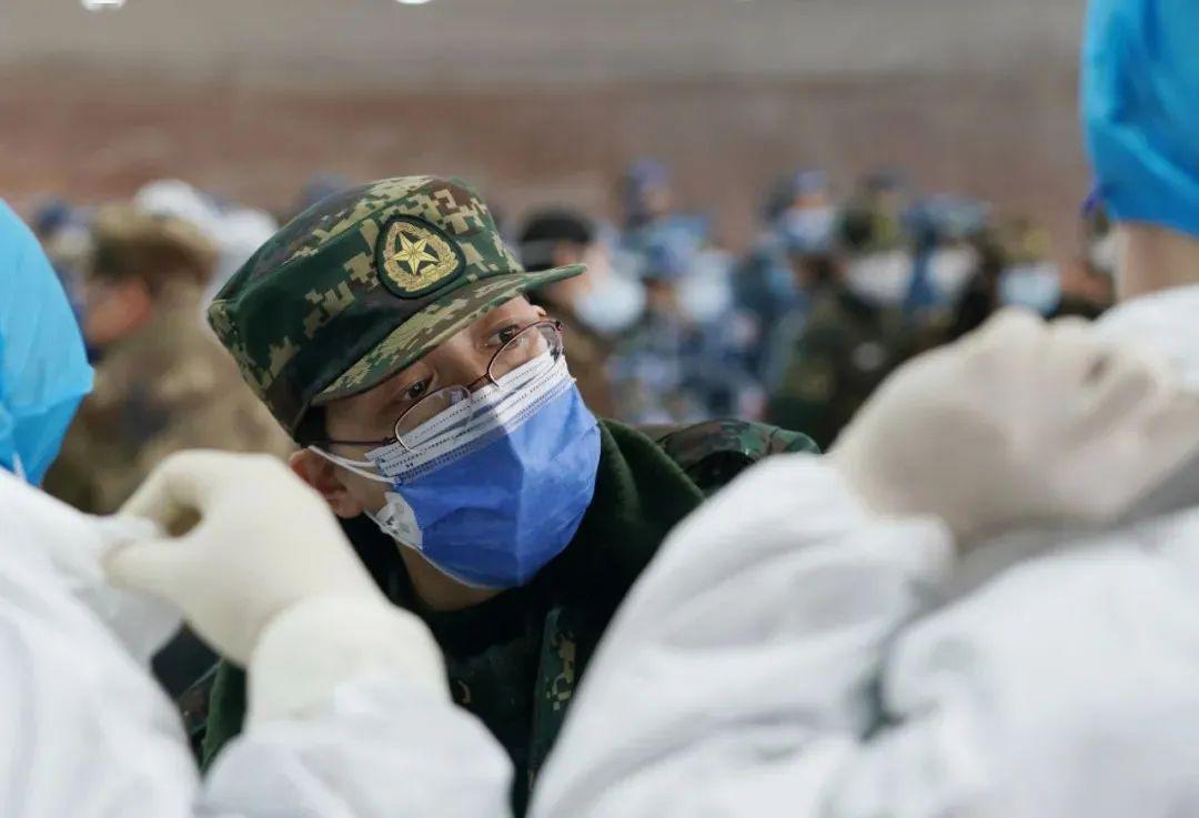 中国新冠疫情故事，挑战中的坚韧历程