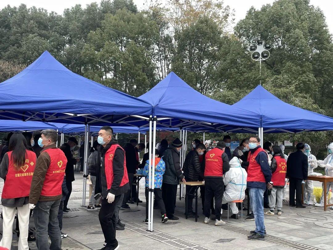 疫情起源与全球抗击，回顾过去，前瞻未来