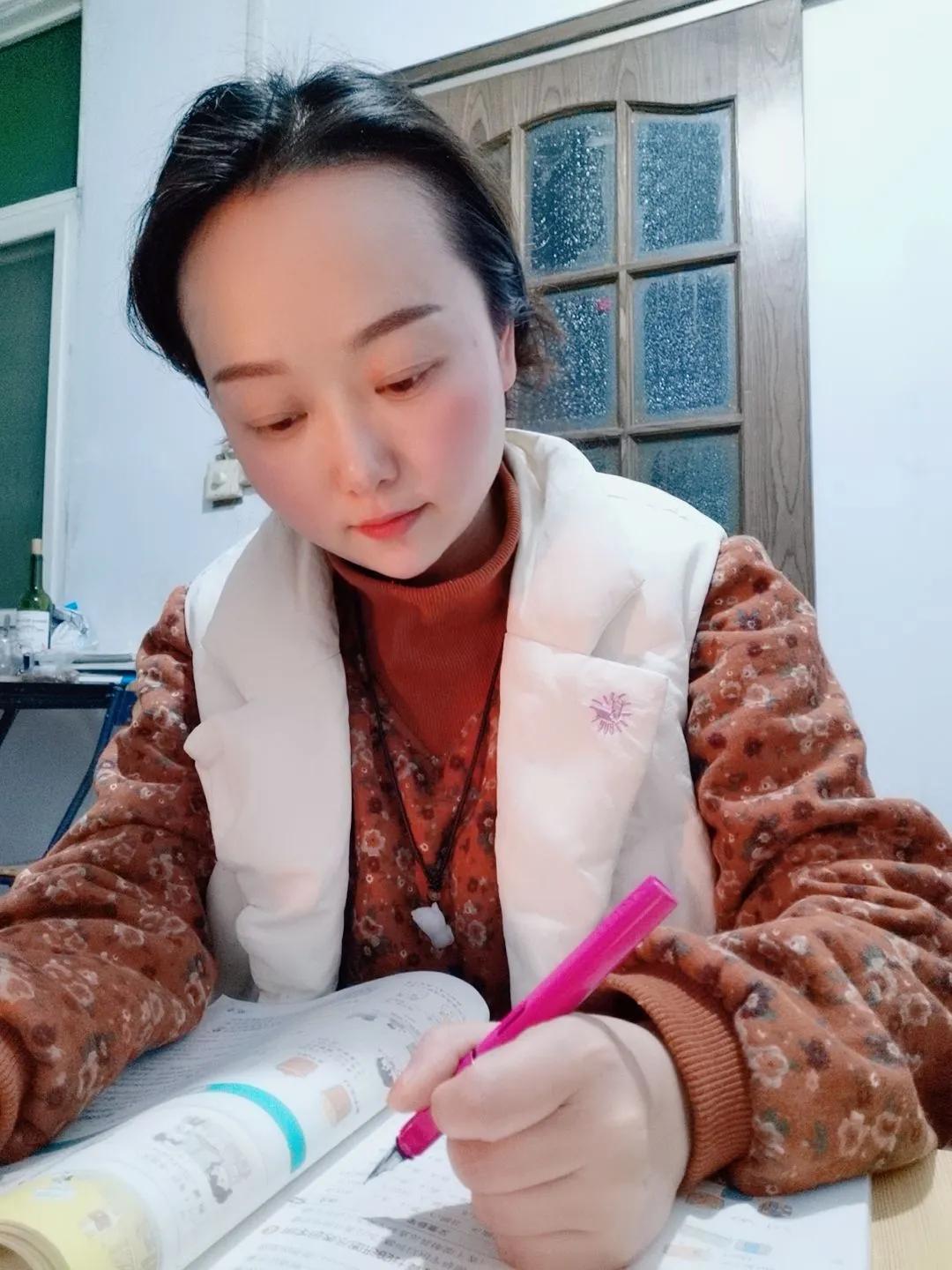 疫情防控背景下教师的角色定位与担当使命