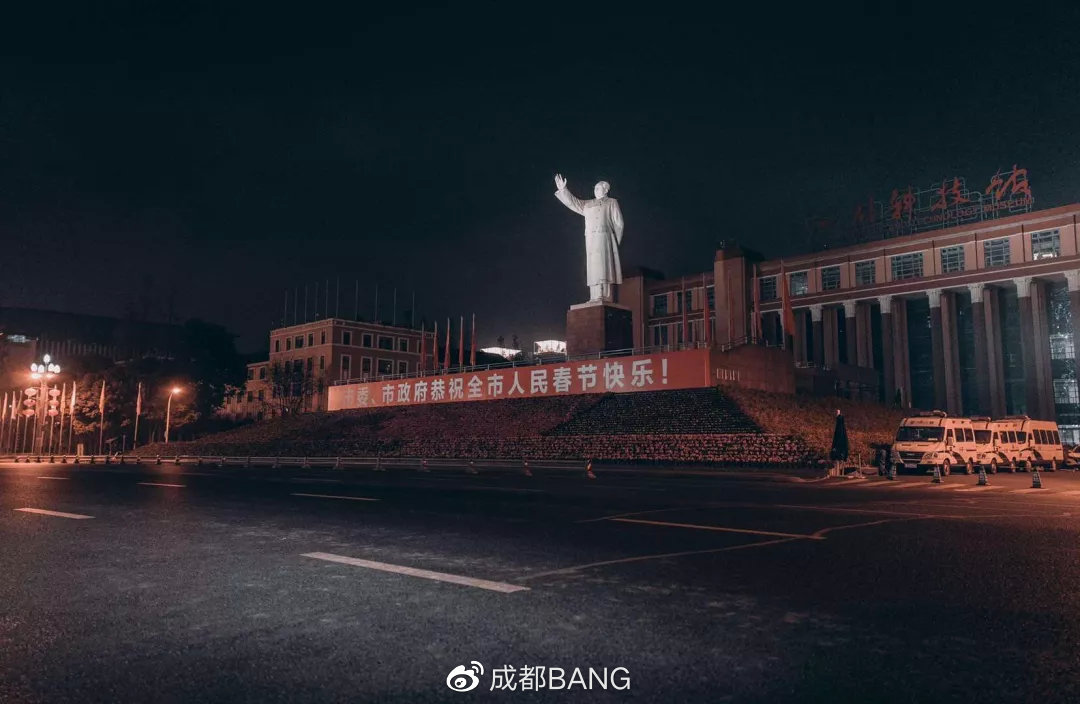 成都疫情解除时刻，希望曙光照亮复苏之路