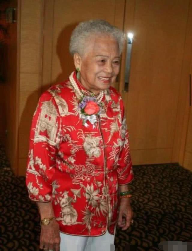 疫情阴霾下的噩耗与挑战并存，希望之光不灭