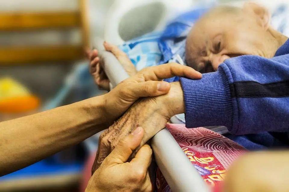 新冠疫情全球死亡人数及其深远影响