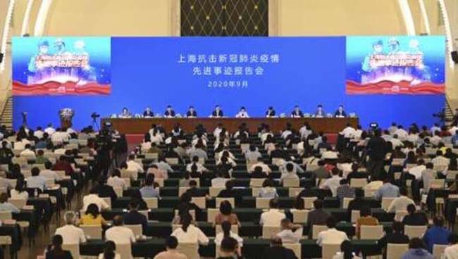 疫情中的白衣勇士，无畏抗疫英雄事迹展
