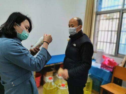 疫情期间英雄事迹感人瞬间