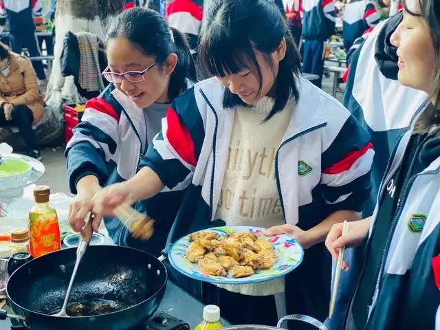 疫情中的温暖瞬间，回顾2021年的记忆