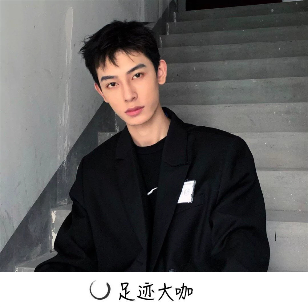 十二月疫情下的挑战与希望之光