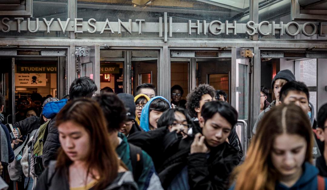 中国疫情回顾与展望，开始与结束之际的反思与前瞻