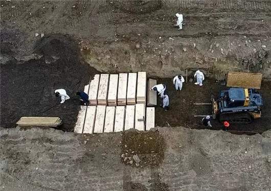 新冠疫情下美国死亡人数及其深远影响