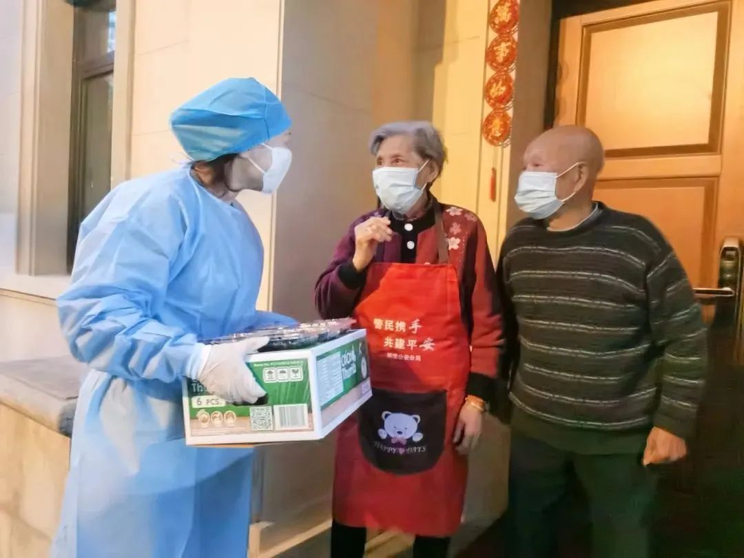 疫情期间社区护士的温情守护，守护生命的温暖使者