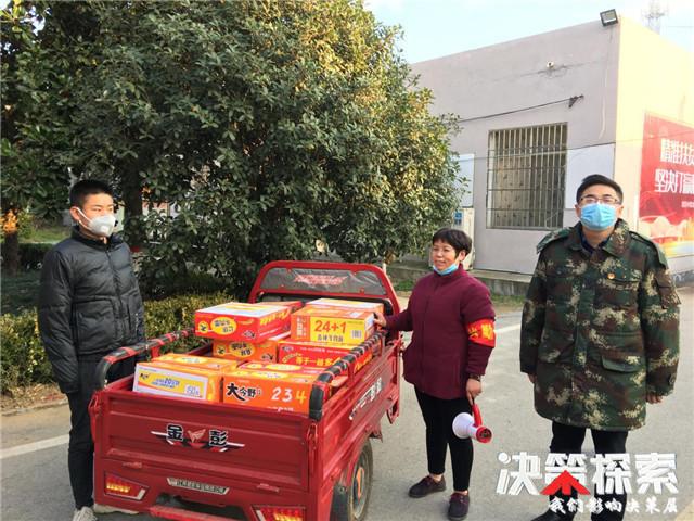 致敬无畏勇士，疫情前线医护人员的英勇与担当