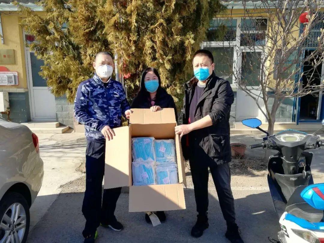 疫情期间感人瞬间回顾，温暖人心的瞬间