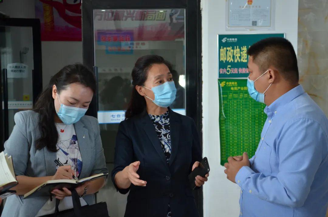 疫情下初一生活的挑战与英语作文之旅