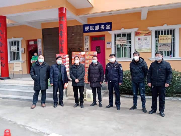 疫情期间医护人员无畏前行，守护生命之光的光辉事迹