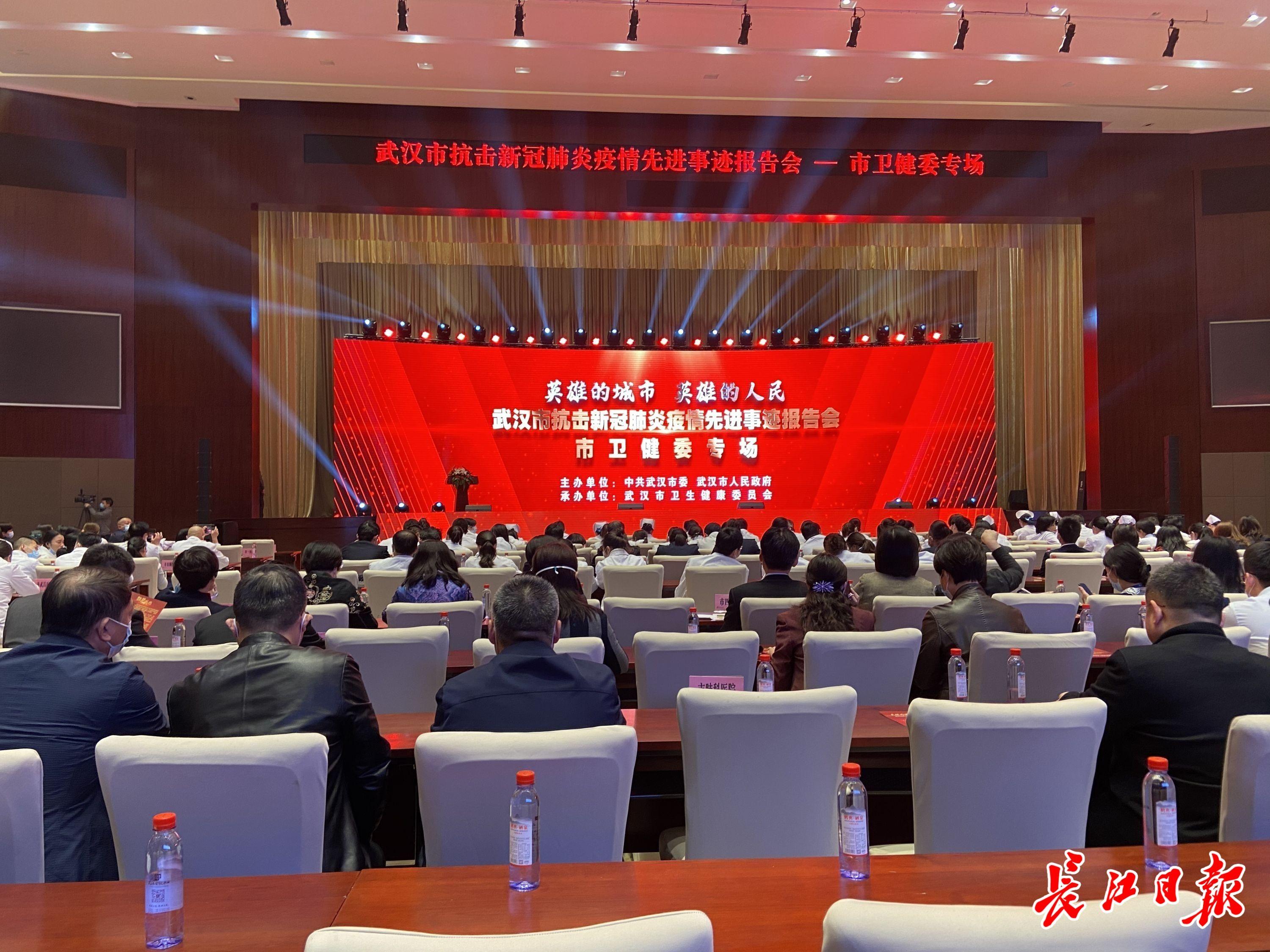 新冠肺炎疫情下的医护人员英勇事迹，抗疫英雄赞歌
