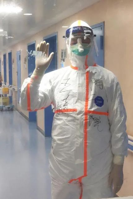 疫情期间无畏前行的白衣战士，医护人员事迹简介
