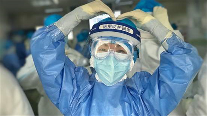 疫情期间的无畏守护者，医护人员伟大事迹纪实