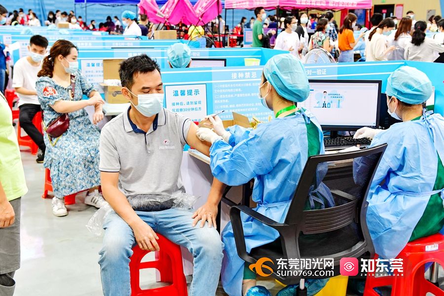 东莞疫情管控措施升级，坚决遏制疫情扩散，保障群众健康安全