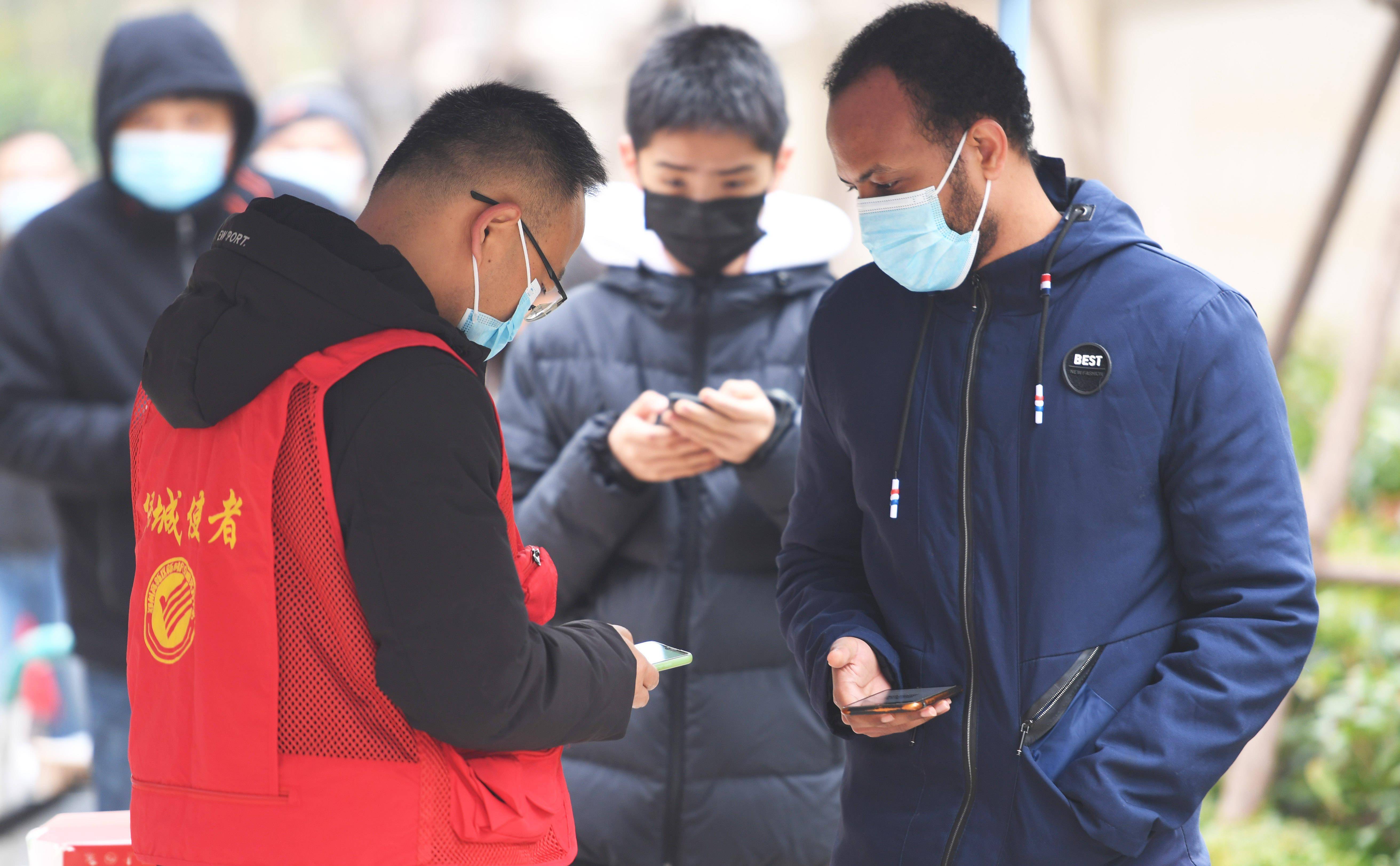 郑州大学生疫情下的生活挑战与应对之道