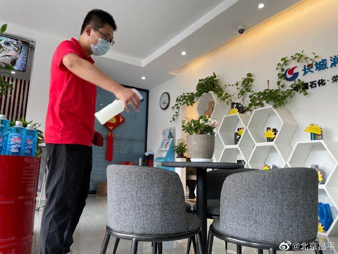 北京解封之际，希望与重生的交汇点