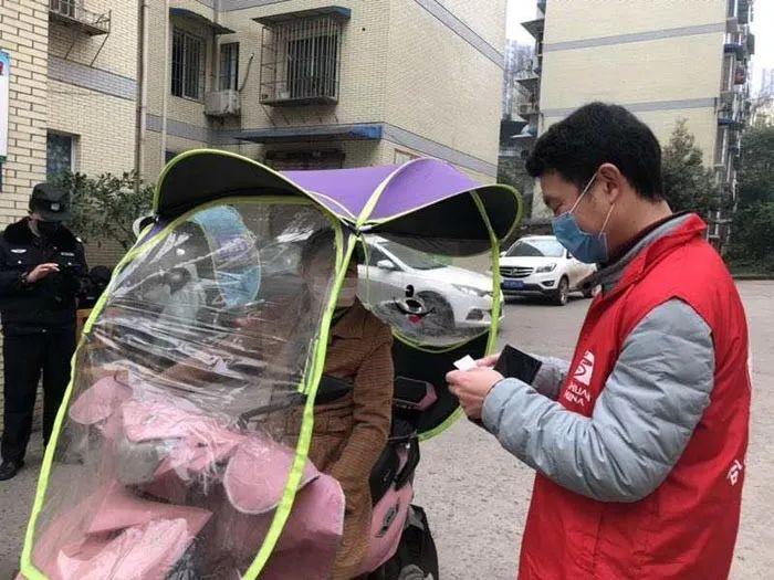 重庆与武汉携手抗疫，共渡疫情难关