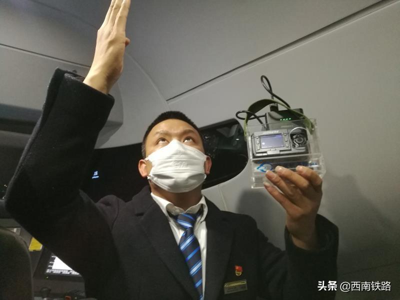 重庆防疫部门一线筑牢疫情防控坚实屏障