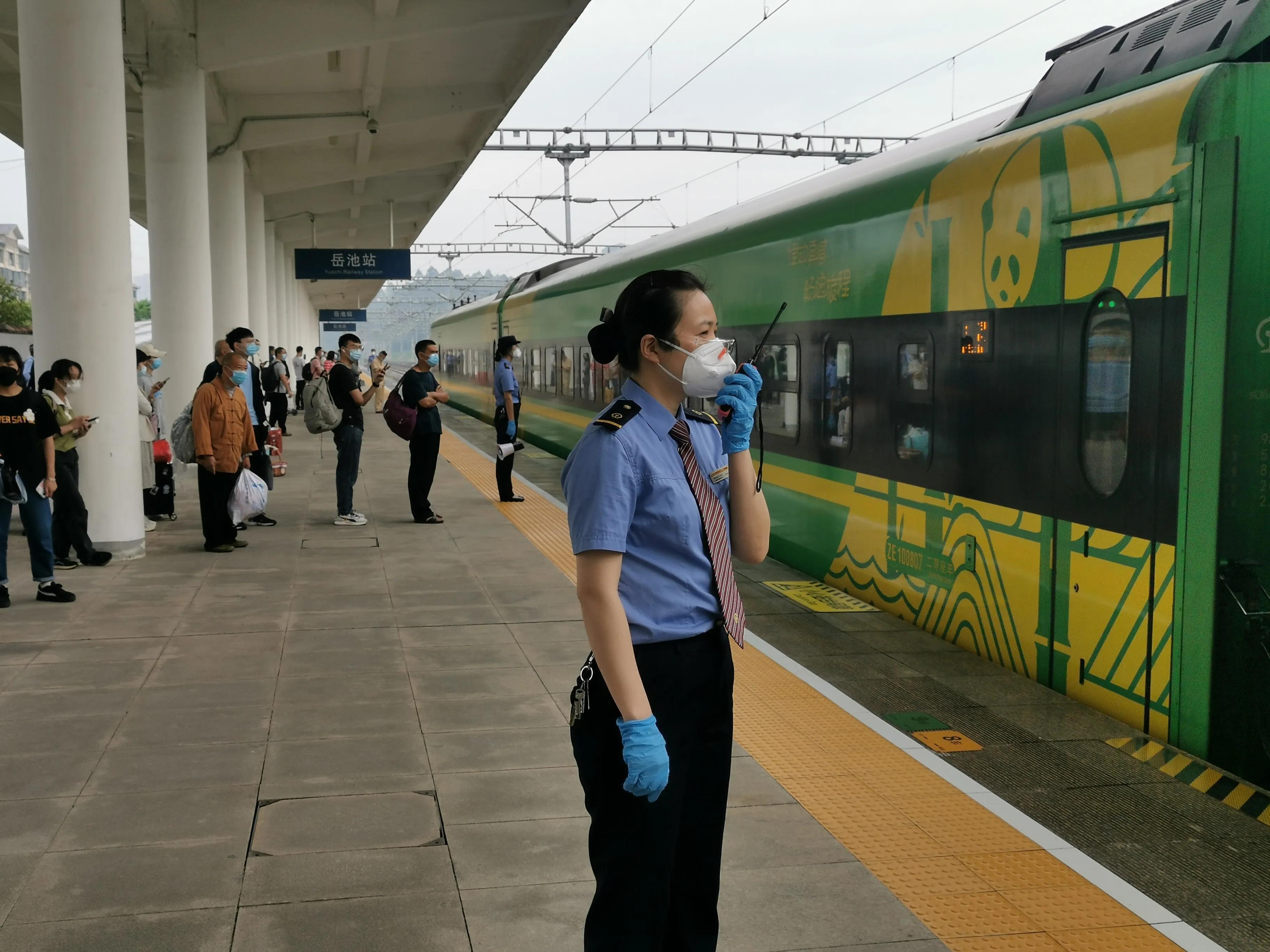 重庆坚决实施疫情防控措施，保障人民生命健康，遏制疫情扩散
