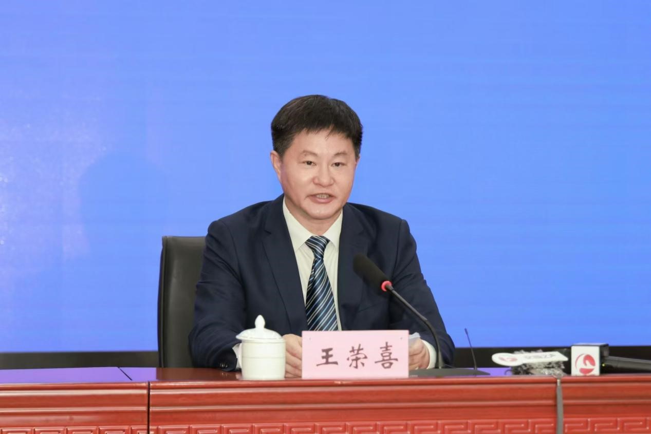 西宁水利厅厅长，城市水利建设的领航者
