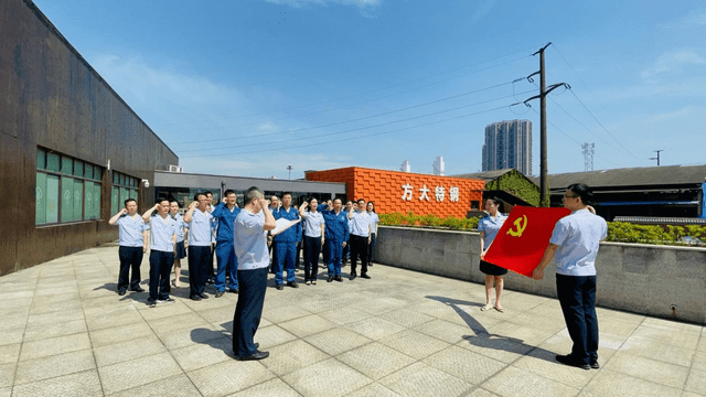 辅助神器“好运大菠萝比鸡有挂吗!详细分享装挂步骤