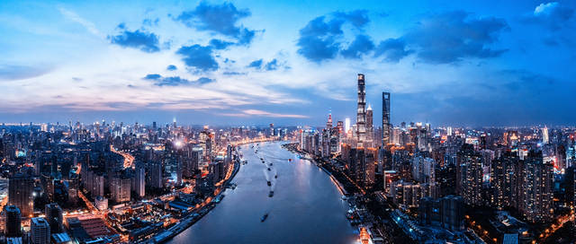 上海风云变幻，城市新生与挑战的2020年