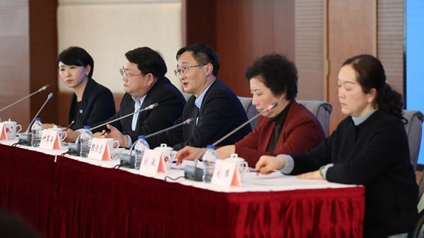 上海发布疫情防控通告，坚决遏制疫情扩散，保障人民生命健康安全