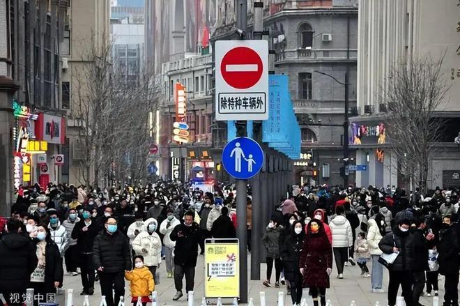 新冠疫情下的上海状况