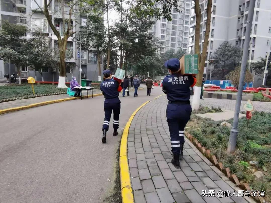 重庆疫情解除曙光初现，希望与坚韧不拔的抗疫决心