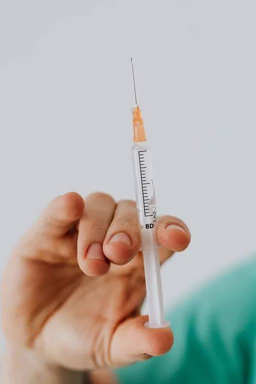 北京疫苗与武汉疫苗的区别，技术路线、保护效力与适用人群全面解析