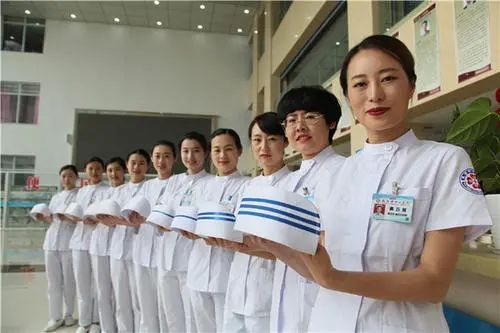 【南京护士拿多少钱一个月/南京护士一般多少钱一个月】